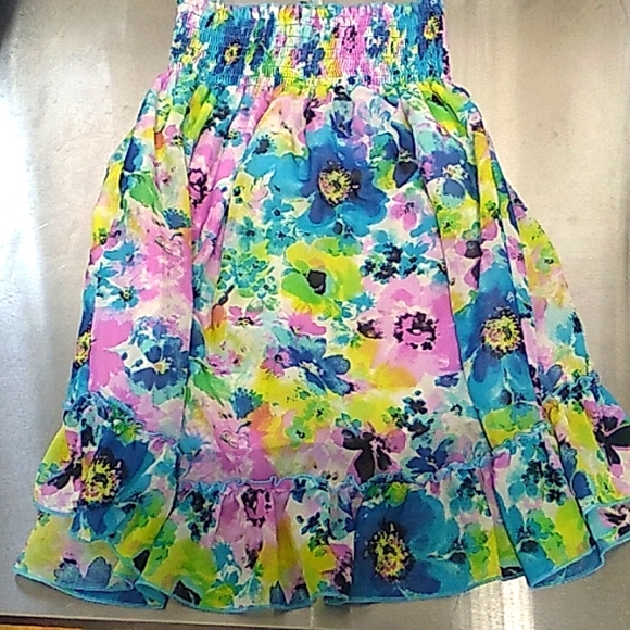 Flowery Spring/Summer skirt, Size 6/6x. - Picture 2 of 2